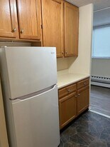 87 Glenbrook Rd, Unit S in Stamford, CT - Building Photo
