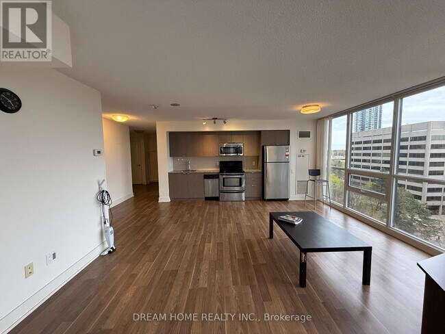 23-923 Sheppard Ave E in Toronto, ON - Building Photo - Building Photo