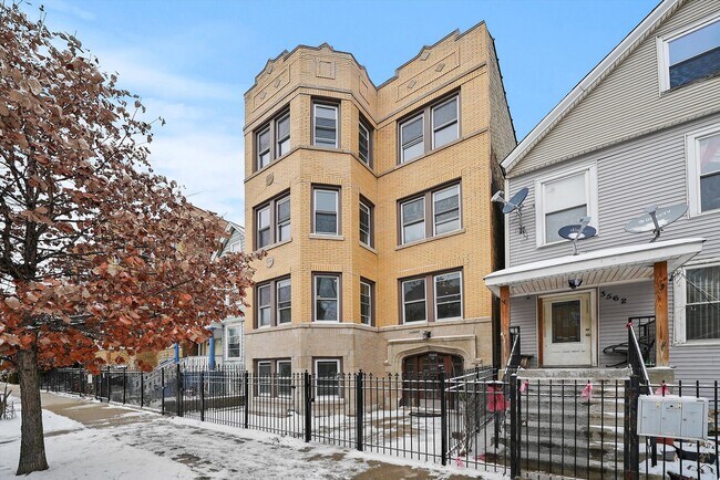 property at 3564 W Lyndale St