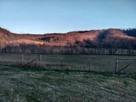 13694 Lonesome Pine Trail in Greeneville, TN - Building Photo