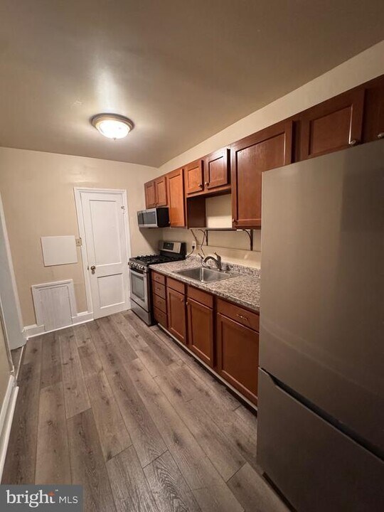 4041 Wilkens Ave in Baltimore, MD - Building Photo