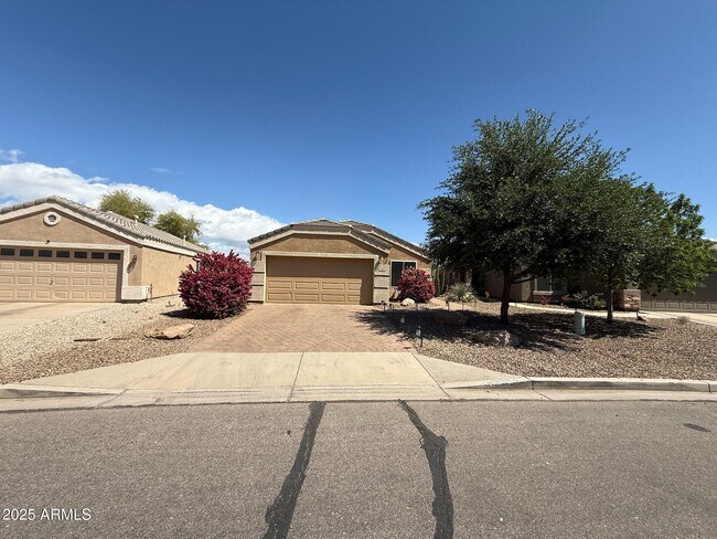 property at 1094 E Maddison St