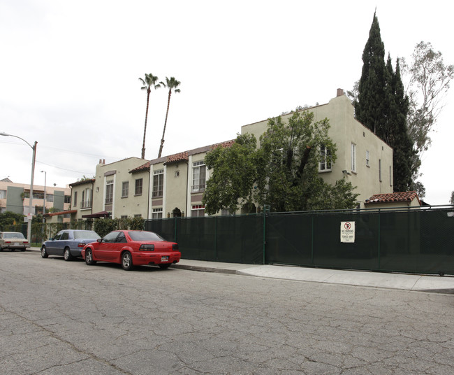 1819 N Bronson Ave in Los Angeles, CA - Building Photo - Building Photo