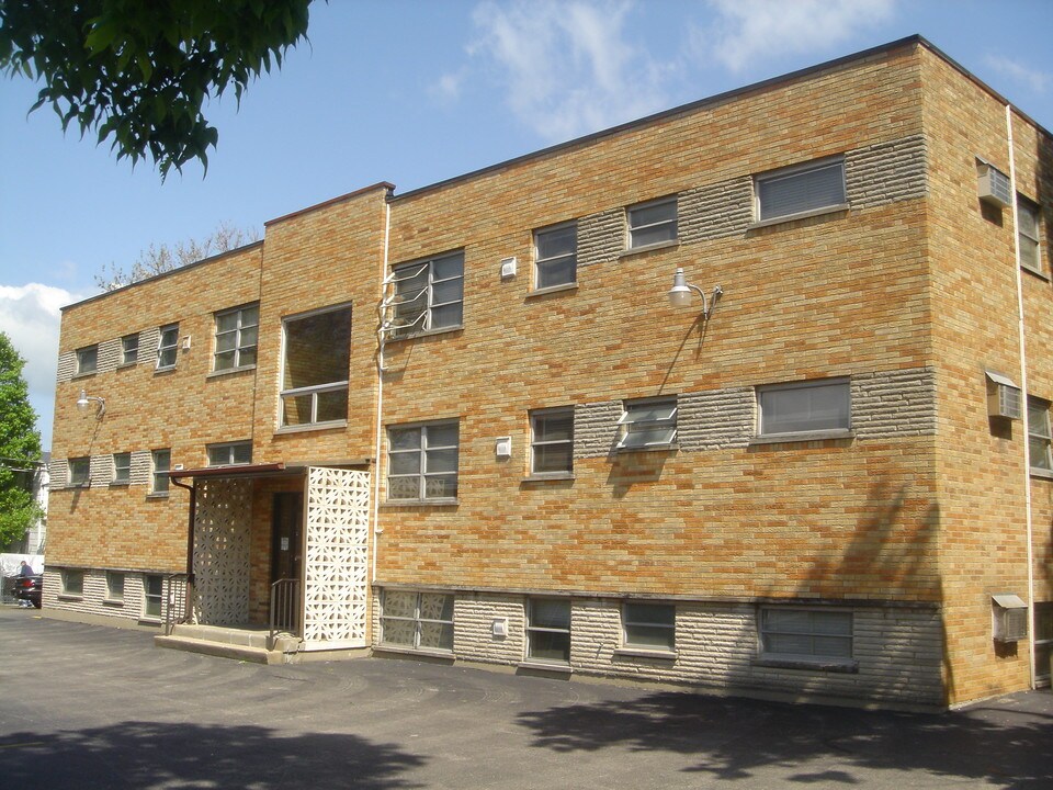 3828 Washington Ave in Cincinnati, OH - Building Photo