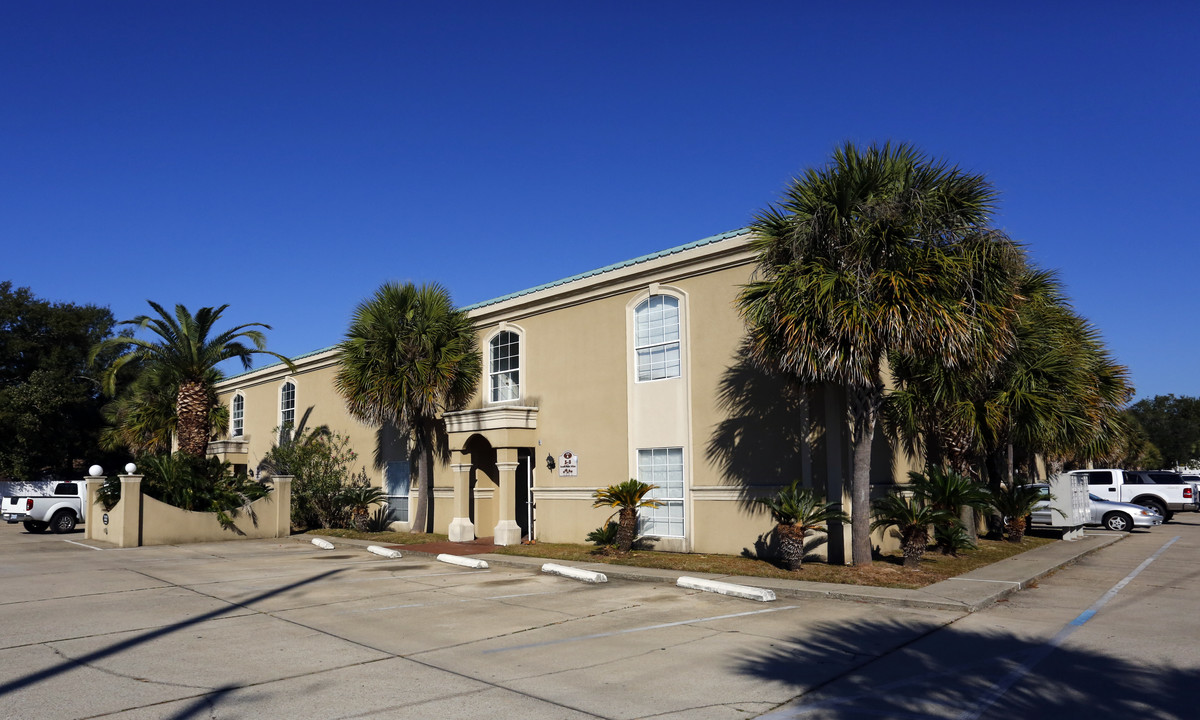 Come Home For The Holidays in Biloxi, MS - Building Photo