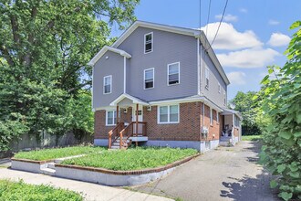 160 Clover St in Stratford, CT - Building Photo - Building Photo