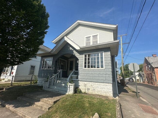 1041 S Washington Ave
