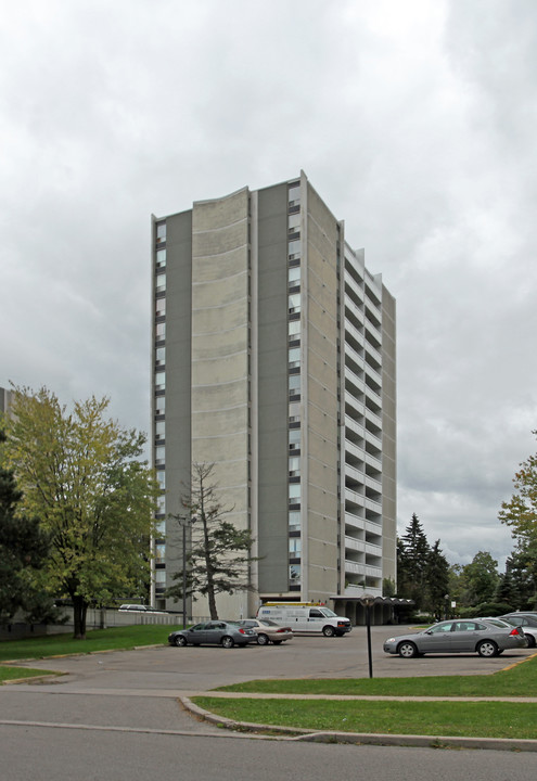 Oxford Towers in Ajax, ON - Building Photo