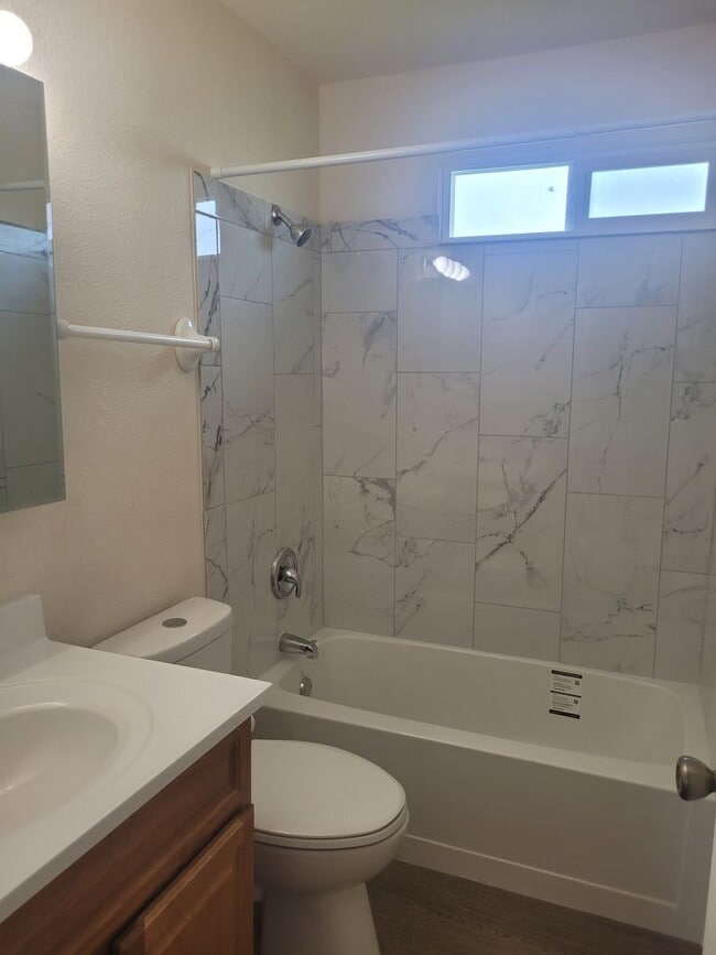 107 N Yost St in Kennewick, WA - Building Photo - Building Photo