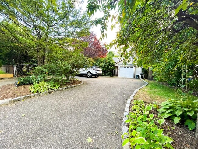 property at 114 Harbor Hill Rd