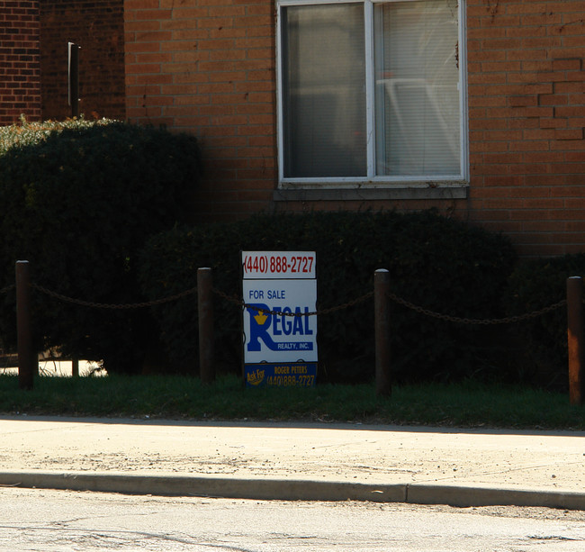 6701 Denison Ave in Cleveland, OH - Foto de edificio - Building Photo