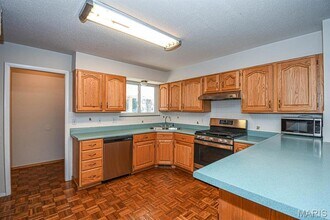 925 Moreland Ave, Unit 610 in St. Louis, MO - Building Photo - Building Photo