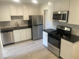 800 Kelly Way in Folsom, CA - Building Photo