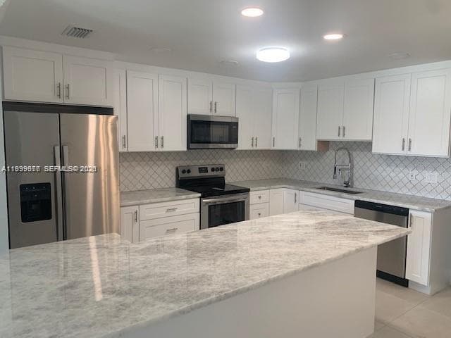 272 NW 79th Ave in Margate, FL - Building Photo - Building Photo