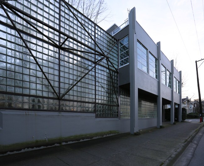 2204 Spruce St in Vancouver, BC - Building Photo - Primary Photo