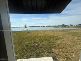 17699 Paradiso Wy in North Fort Myers, FL - Building Photo