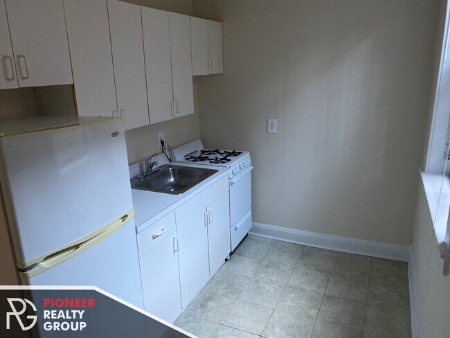 2867 N Clark St, Unit 1 in Chicago, IL - Foto de edificio - Building Photo