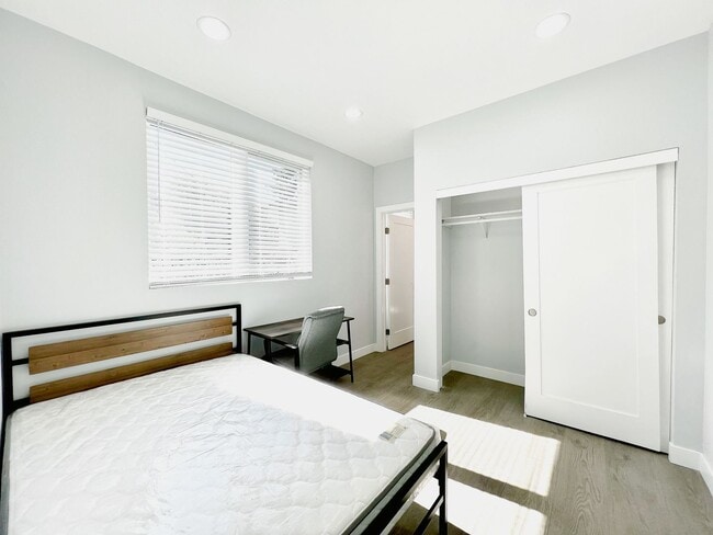 2641 S Budlong Ave in Los Angeles, CA - Building Photo - Building Photo