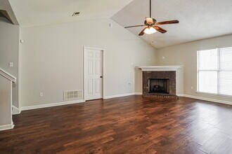 8161 Loden Cove, Unit 4722 King George Way in Southaven, MS - Foto de edificio - Building Photo