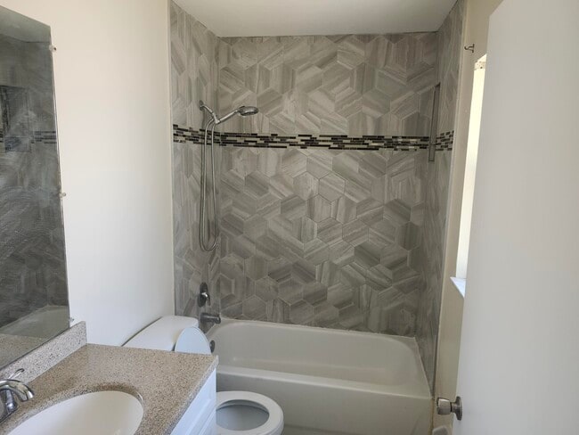 621 Cypress Way W in Palm Springs, FL - Building Photo - Building Photo