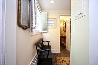 434 Bellevue Ave in Newport, RI - Building Photo - Building Photo