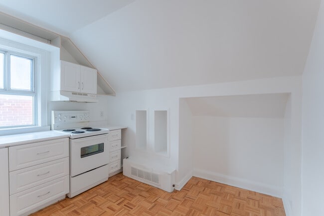 Cartac Community in Toronto, ON - Building Photo - Building Photo