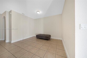 15292 SW 119th St in Miami, FL - Building Photo - Building Photo