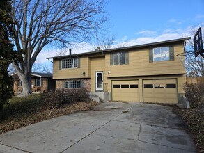 9522 W Linstock St in Boise, ID - Building Photo - Building Photo