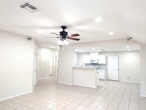 9202 Aberdeen Lake Dr in Houston, TX - Building Photo - Building Photo