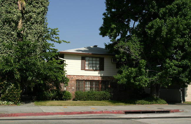 500 N Los Robles Ave in Pasadena, CA - Foto de edificio - Building Photo