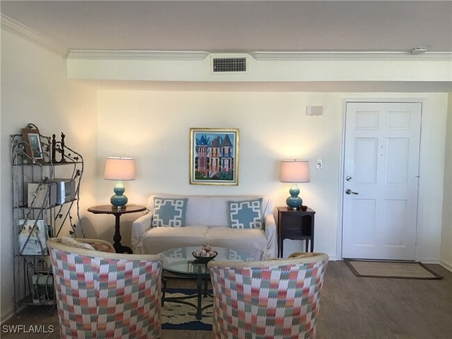 property at 2600 Gulf Shore Blvd N