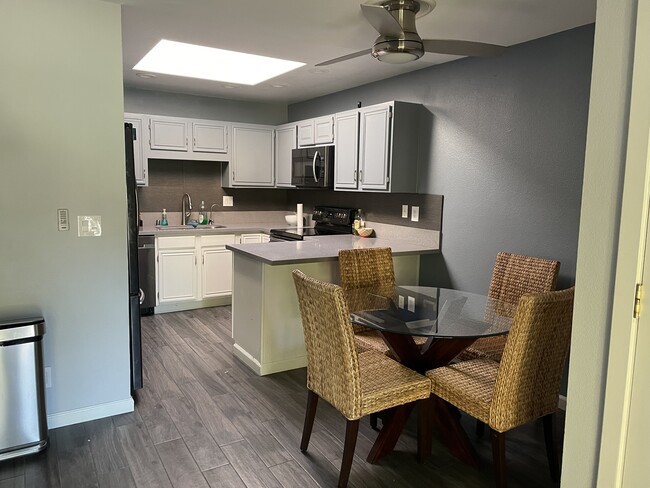 2340 Hosp Way, Unit 317 in Carlsbad, CA - Building Photo - Building Photo