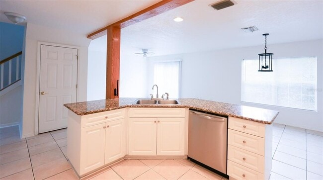 1116 Sunset Point Rd in Clearwater, FL - Building Photo - Building Photo