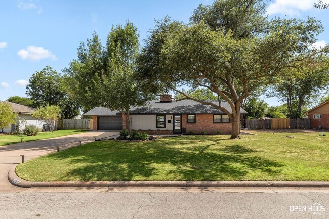 property at 4517 Wynnwood Dr