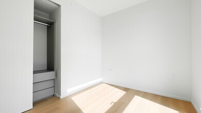 889 Pacific St in Vancouver, BC - Building Photo - Building Photo