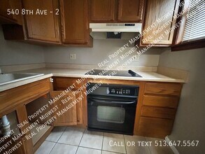 540 8th Ave in Dayton, KY - Foto de edificio - Building Photo