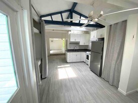 708 N Wild Olive Ave in Daytona Beach, FL - Building Photo