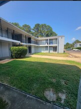 225 W McDowell Rd in Jackson, MS - Building Photo - Building Photo