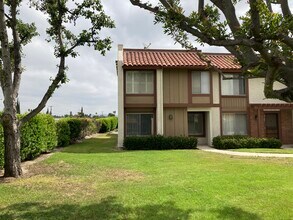 4723 Madrid in Buena Park, CA - Foto de edificio - Building Photo