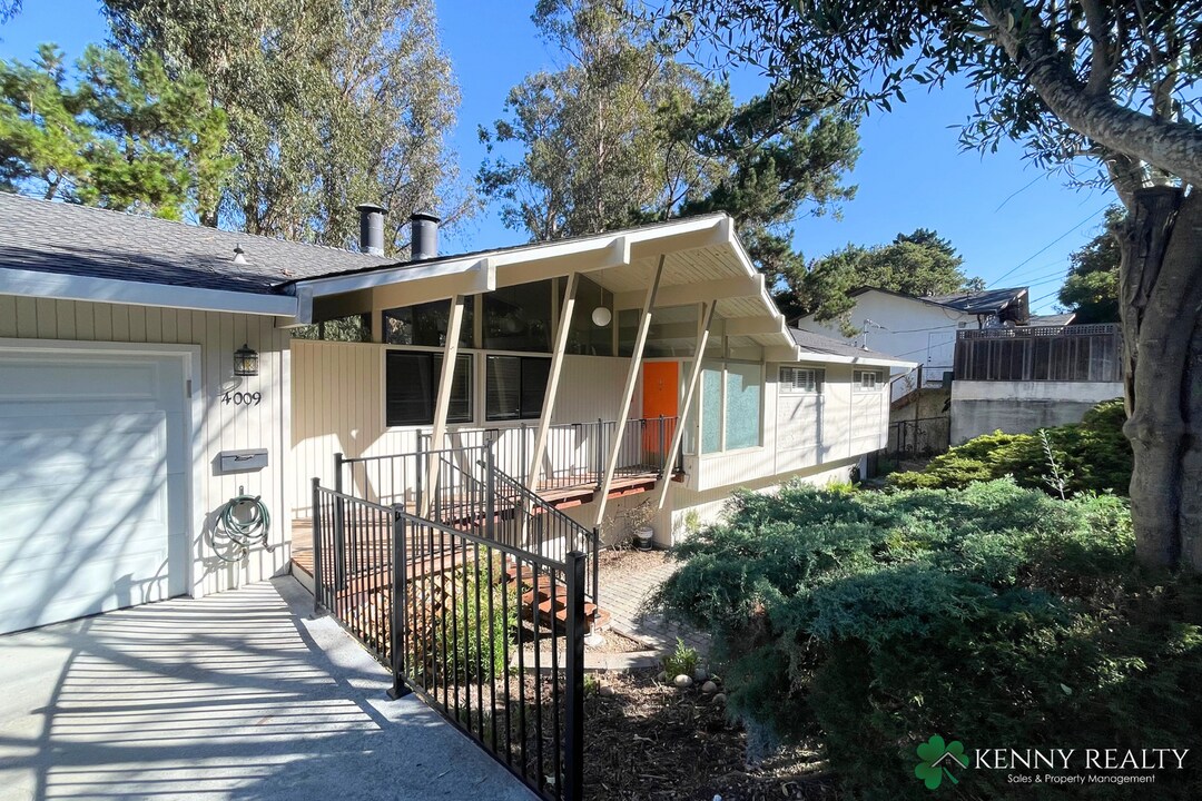 4009 Kingridge Dr in San Mateo, CA - Building Photo