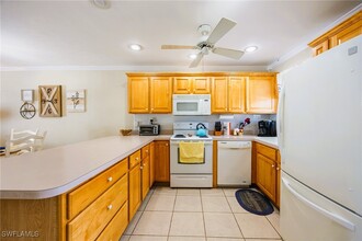 6777 Winkler Rd in Ft. Myers, FL - Building Photo - Building Photo