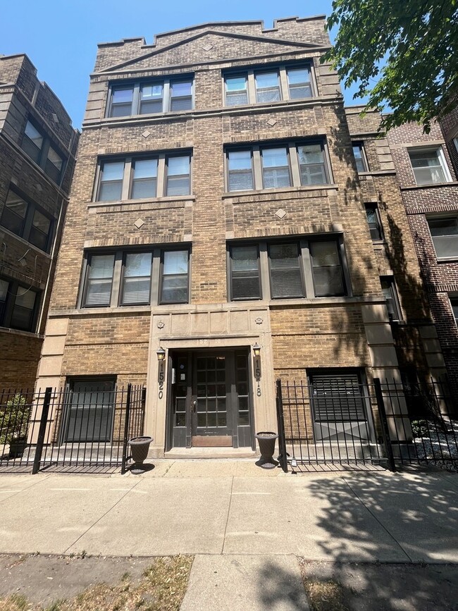 property at 1520 W Addison St