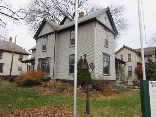 property at 701 N Randolph St