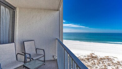 7205 Thomas Dr in Panama City Beach, FL - Building Photo - Building Photo