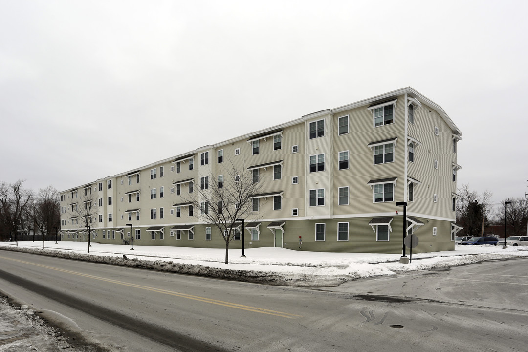 Linscott Court Apartments in Rochester, NH - Building Photo