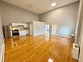 426 3rd Ave in Troy, NY - Building Photo