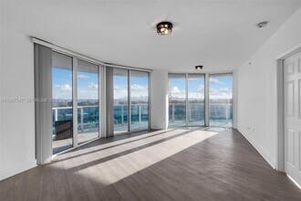 1881 79th Street Causeway in Miami Beach, FL - Building Photo - Building Photo