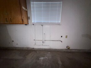 1421 E Bardsley Ave in Tulare, CA - Building Photo - Building Photo