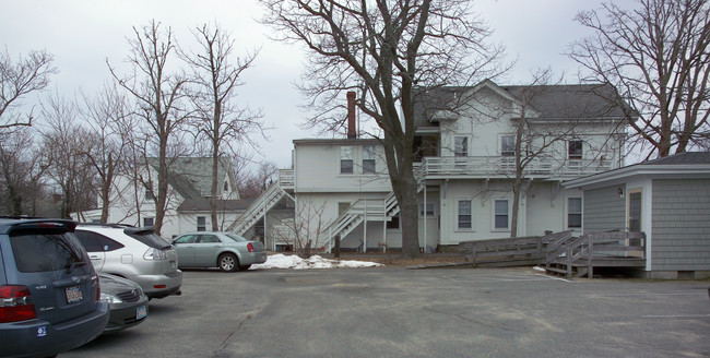 71 Main St in Hyannis, MA - Foto de edificio - Building Photo