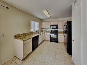 10633 W Piccadilly Rd in Avondale, AZ - Building Photo - Building Photo